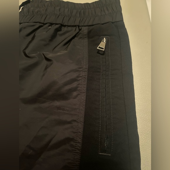 Moncler Pantalone Track Sweatpants 'Black'
Moncler, 
Apparel, 
Bottoms - Picture 4 of 11